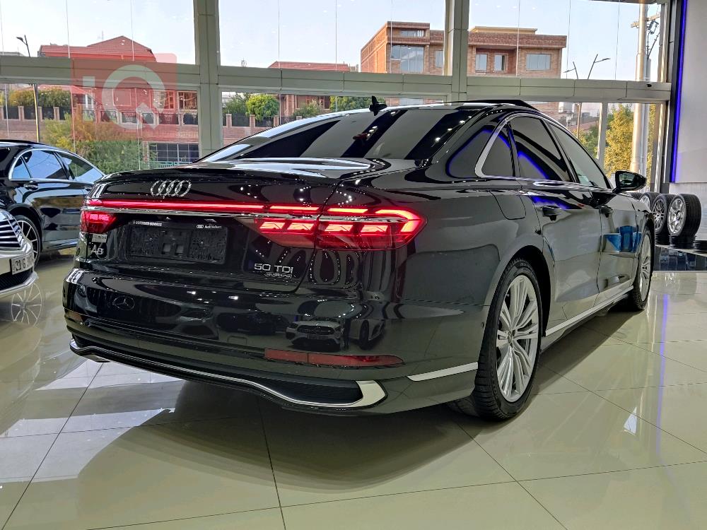 اودي A8